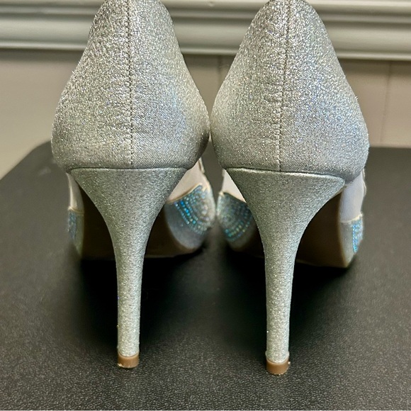 Hot Tomato Sz 7 Silver Glitter High Heels EUC - Picture 4 of 12